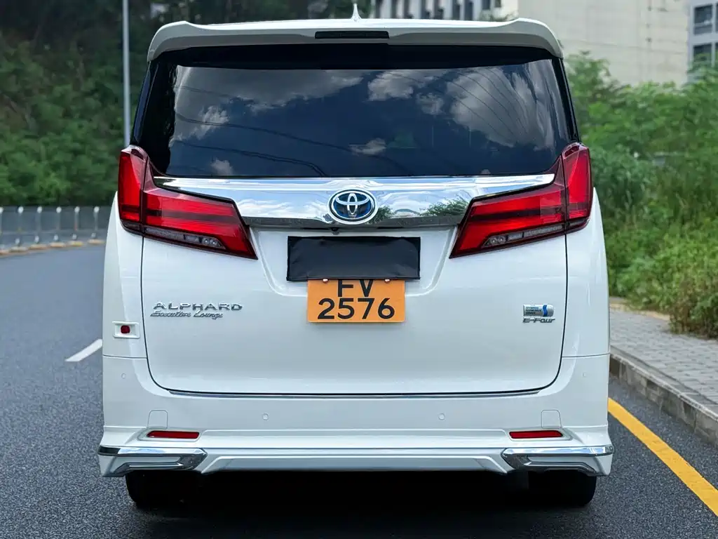 Toyota Vellfire — миниатюра 6