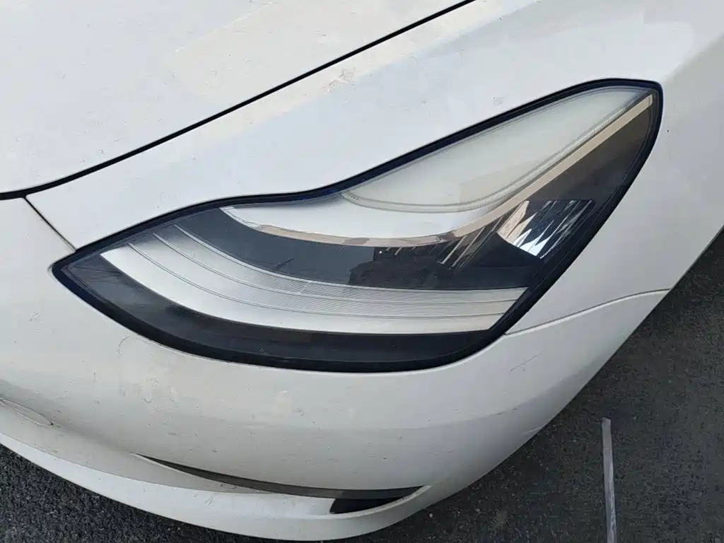 Tesla Model 3 — миниатюра 24