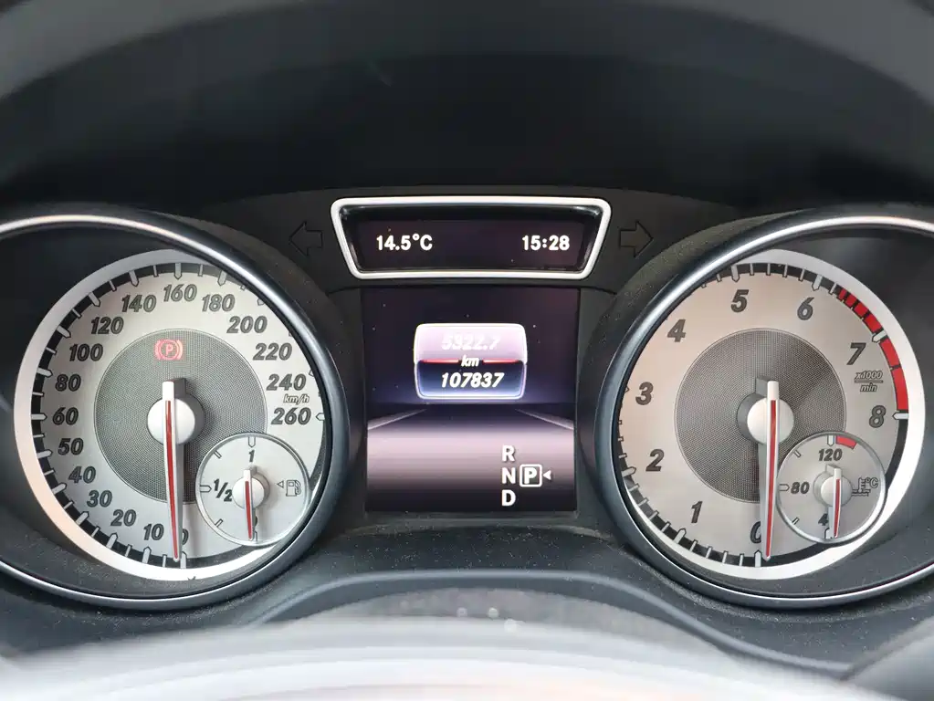 Mercedes-Benz GLA — миниатюра 25