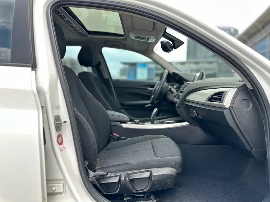 BMW 1 Series (Import) — миниатюра 10