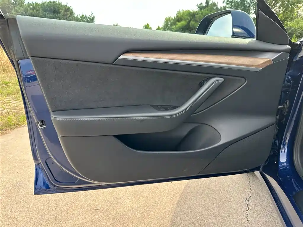 Tesla Model 3 — фотографии объявления, Фото 13