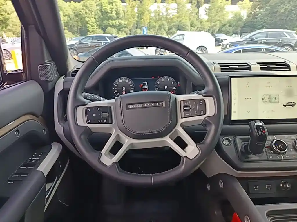 Land Rover Defender — миниатюра 17