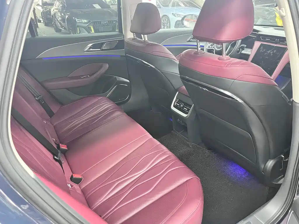 Hongqi Hongqi H5 — миниатюра 12