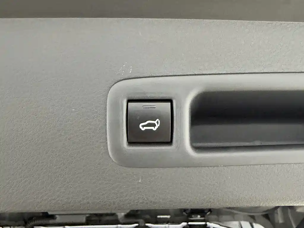 Toyota Granvia — миниатюра 17