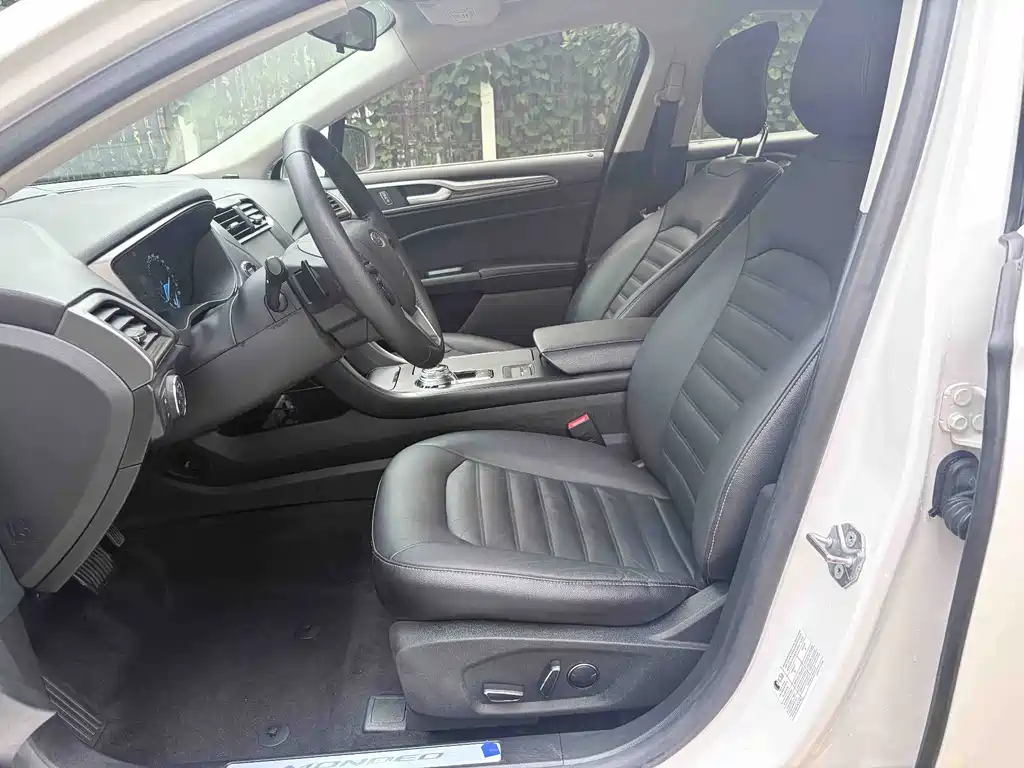 Ford Mondeo — миниатюра 9