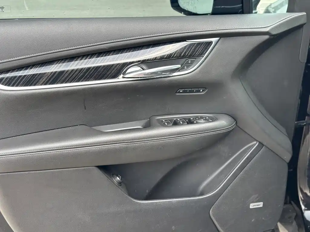 Cadillac XT6 — миниатюра 5