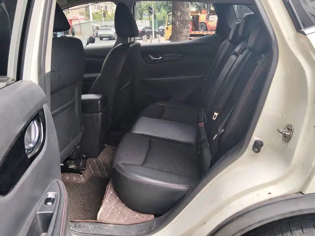 Nissan Qashqai — миниатюра 18