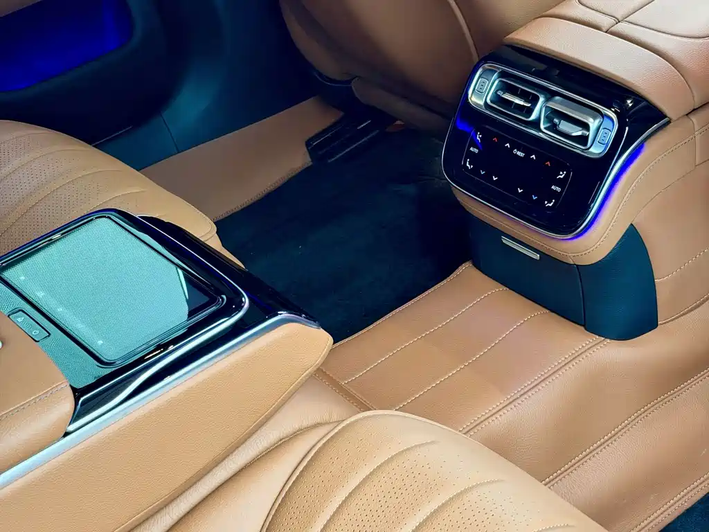 Mercedes-Benz S-Class — миниатюра 12