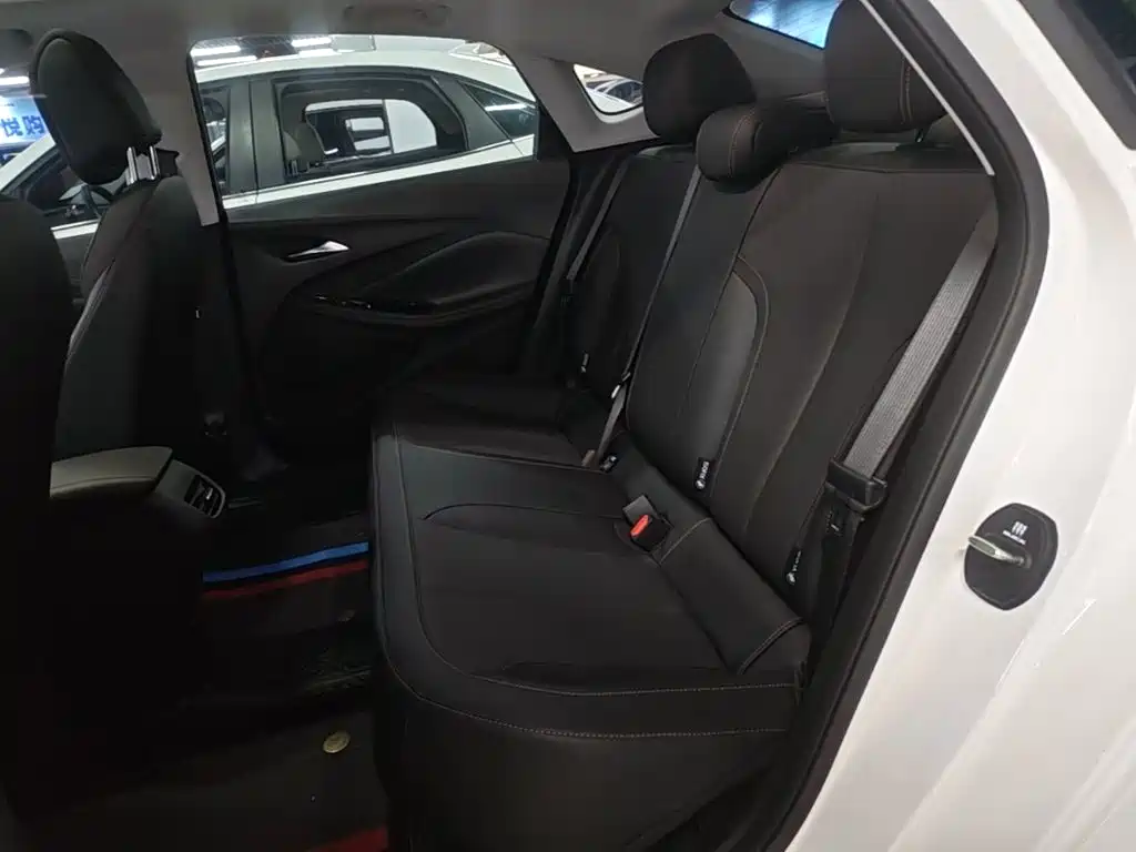 Buick Verano — миниатюра 17