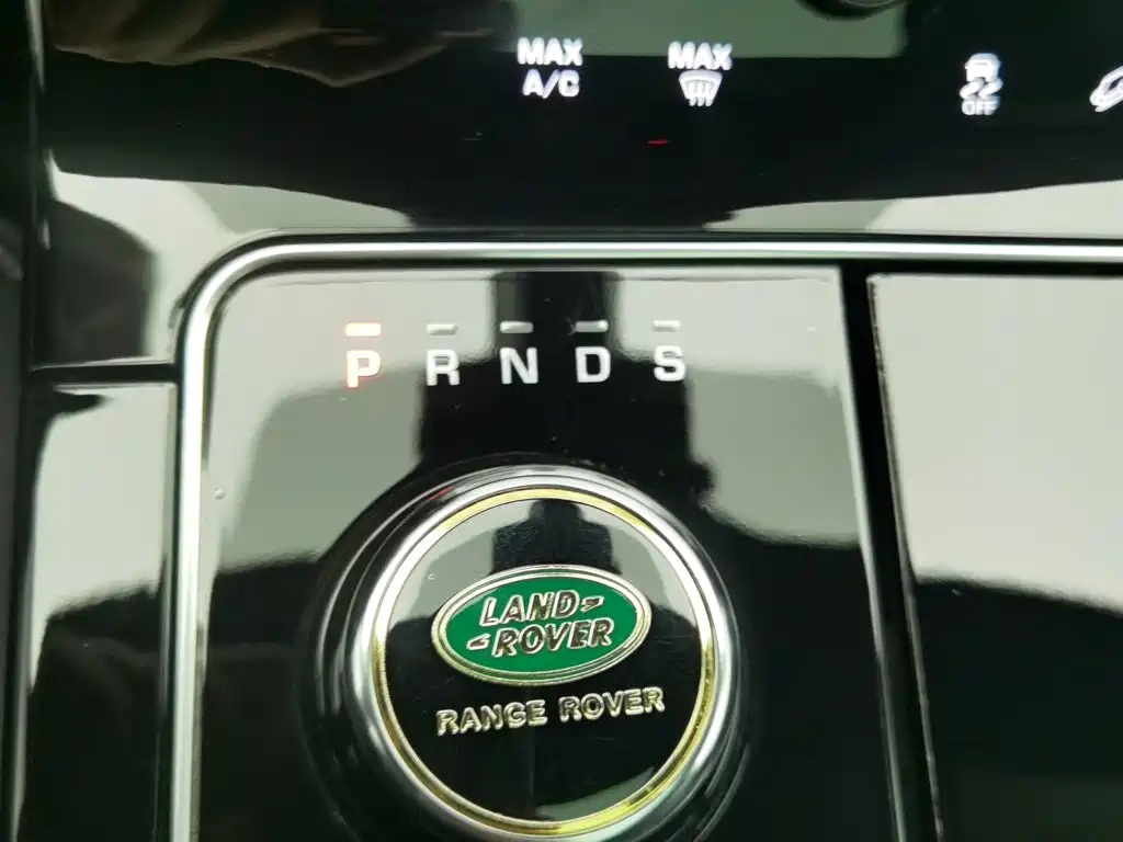 Land Rover Velar — миниатюра 13