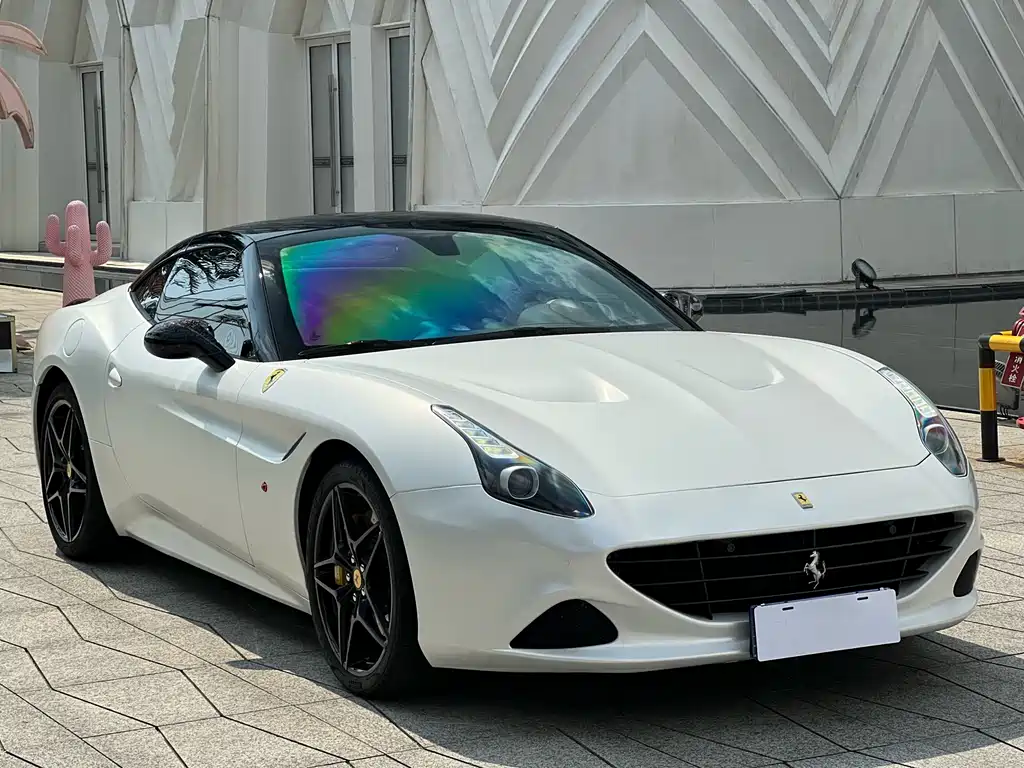 FERRARI CALIFORNIA T