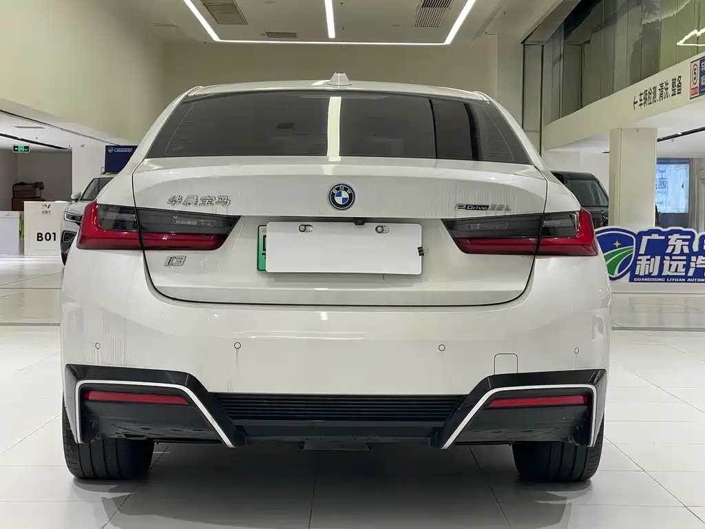 BMW i3 — миниатюра 5