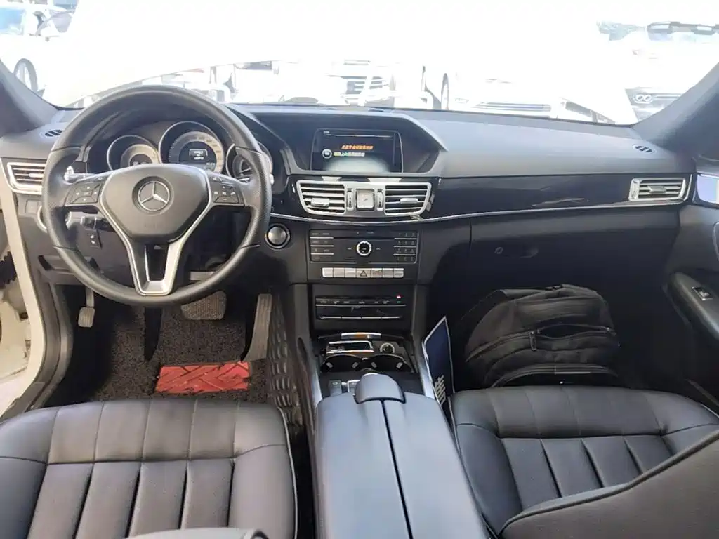 Mercedes-Benz E-Class — миниатюра 10