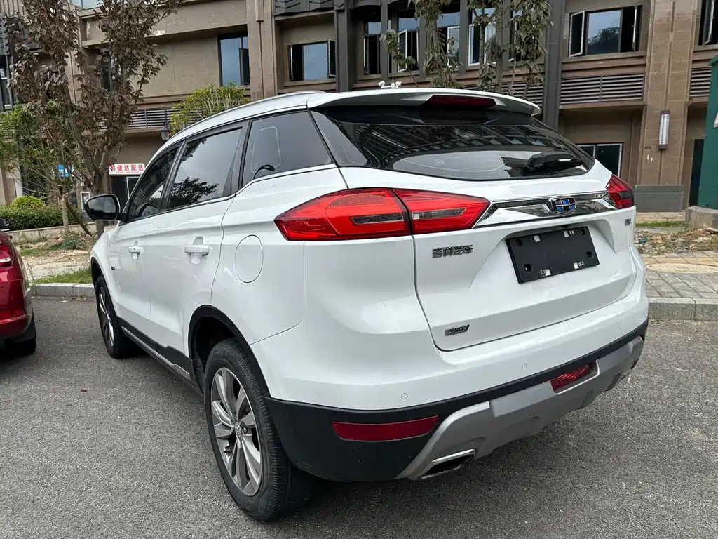 Geely Boyue — миниатюра 15