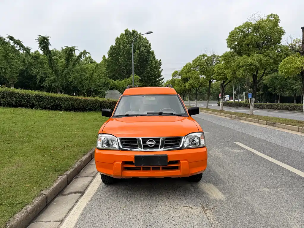 Nissan ZN 2013 2.4L Luxury 5 мест