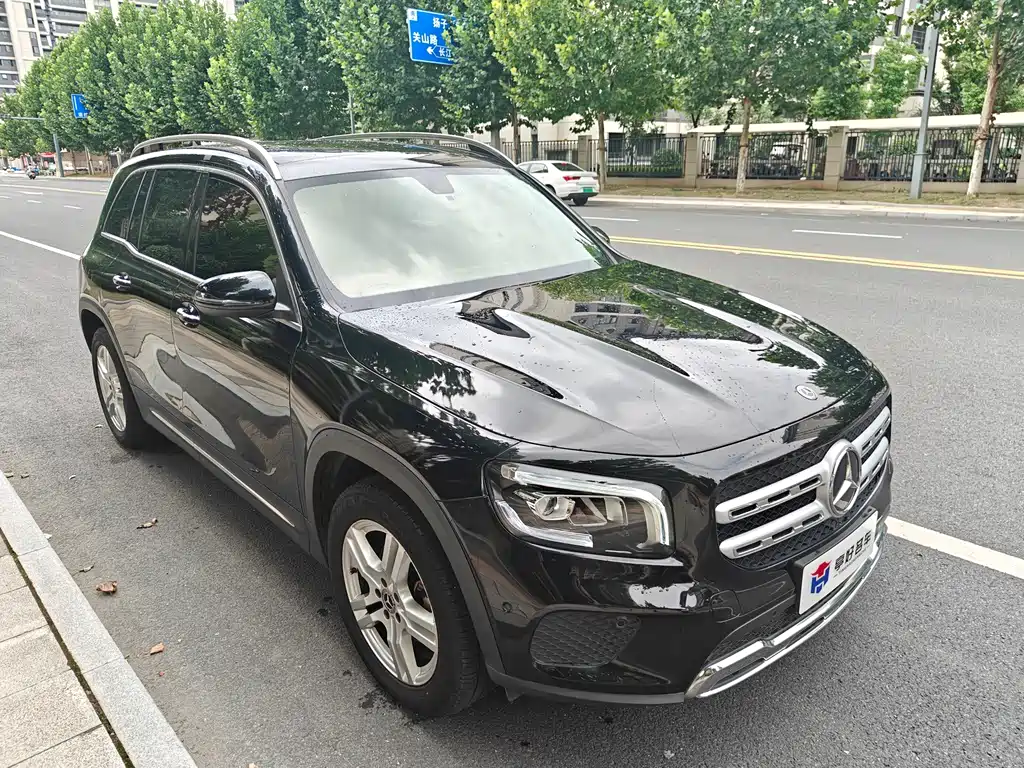 Mercedes-Benz GLB — миниатюра 13