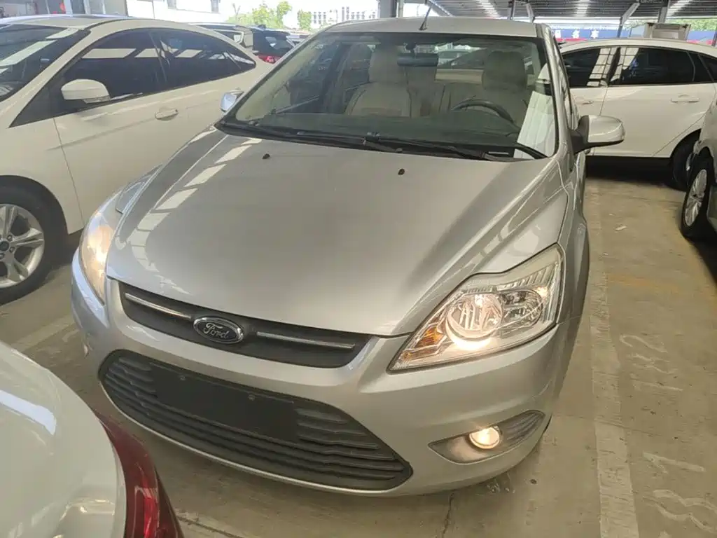 Ford Focus 2013 1.8L AT
