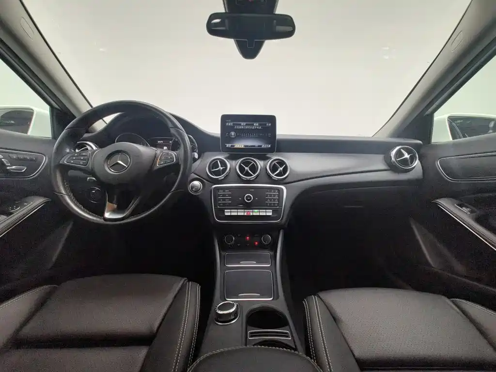 Mercedes-Benz GLA — миниатюра 5