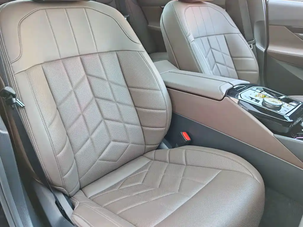 BMW 5 Series — миниатюра 17