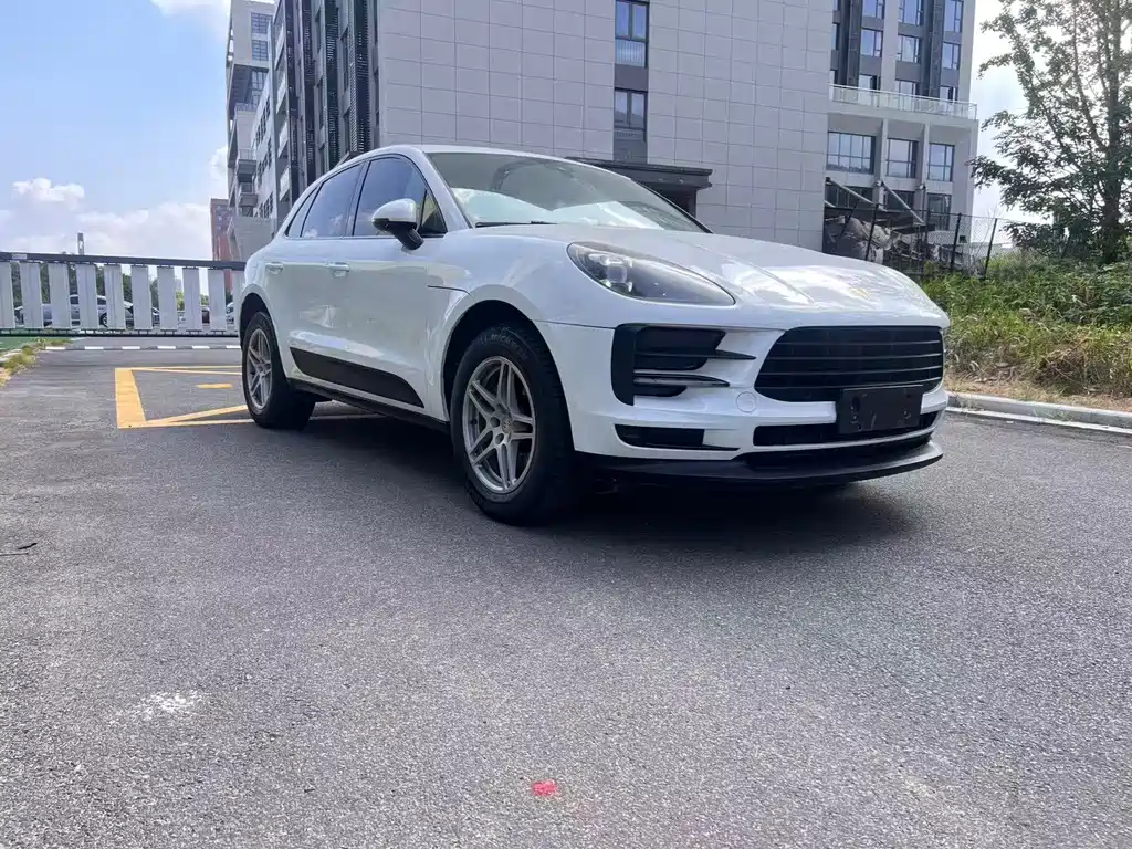 Porsche Macan — миниатюра 3