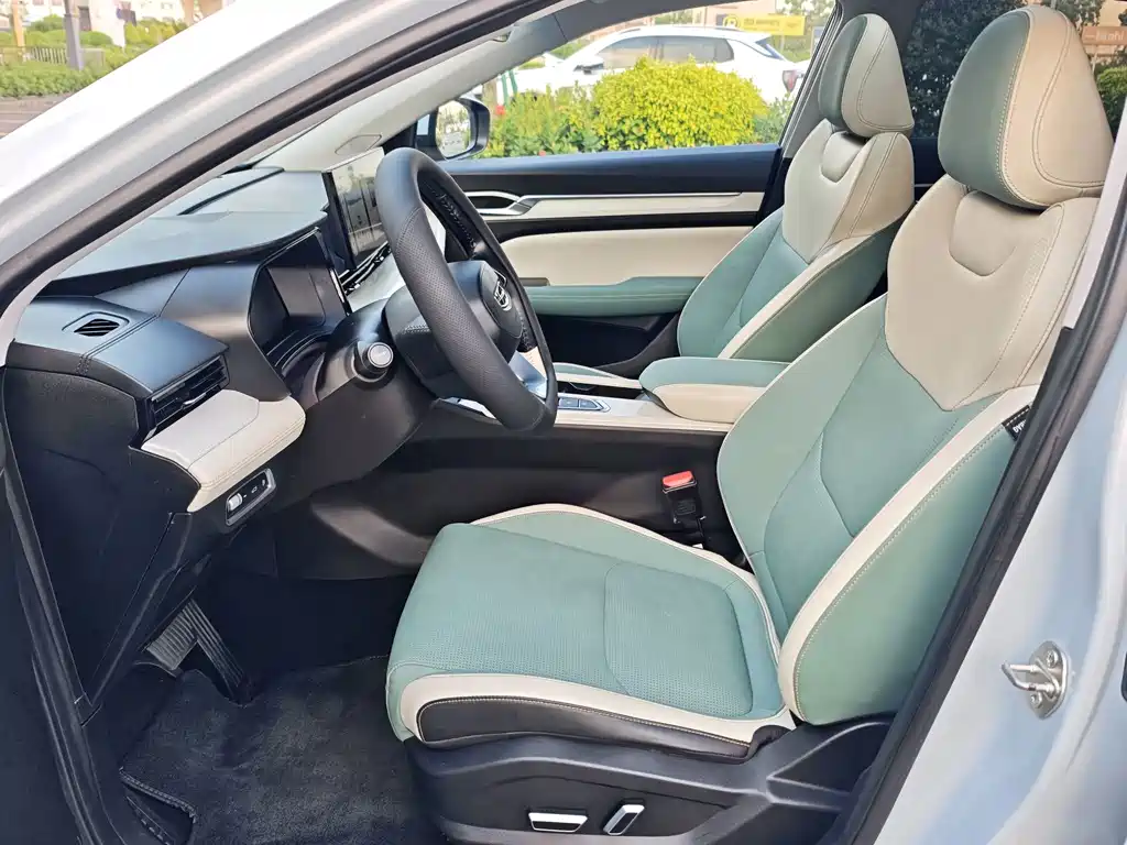 Geely L HiP — миниатюра 13