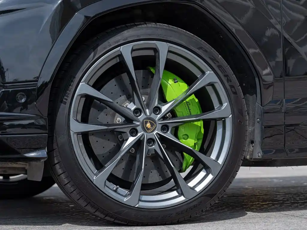 Lamborghini Urus — миниатюра 8