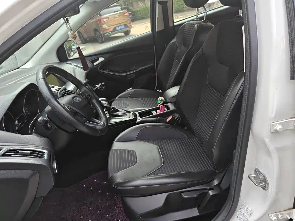 Ford Focus — миниатюра 8