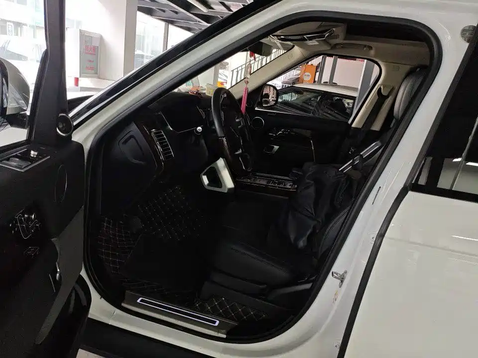 Land Rover Range Rover — миниатюра 2
