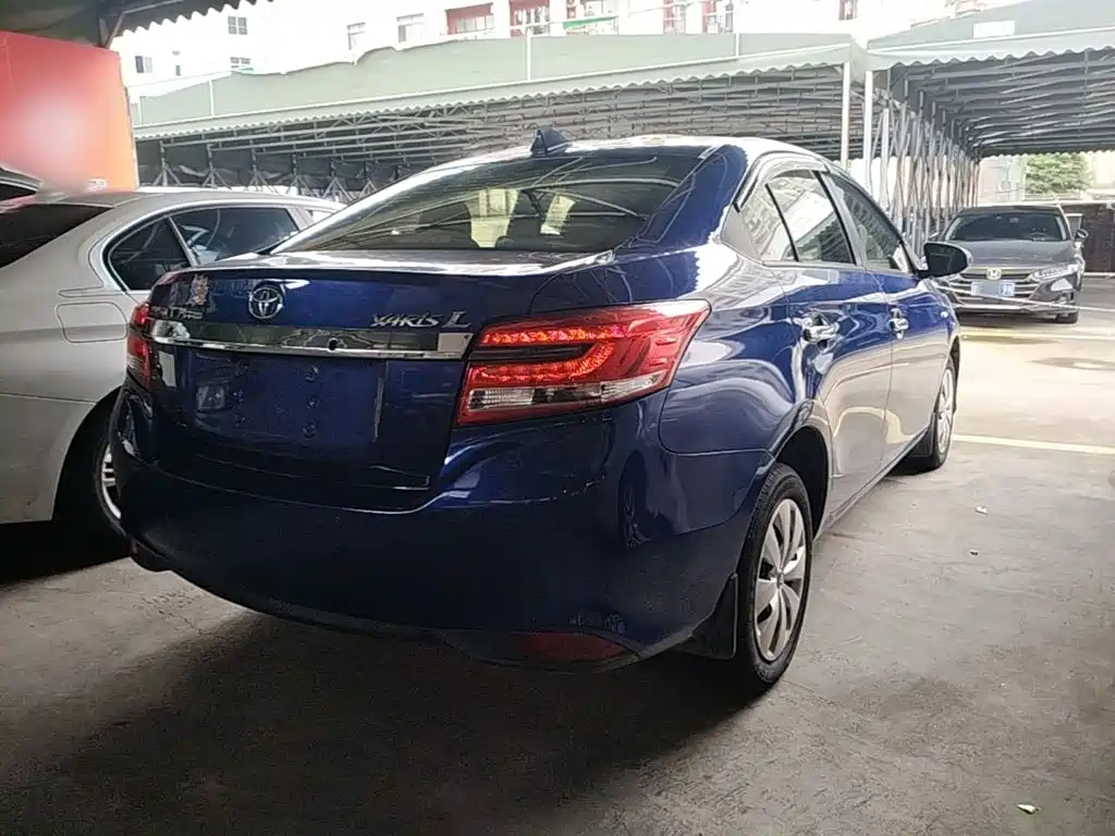 Toyota Yaris L — миниатюра 7