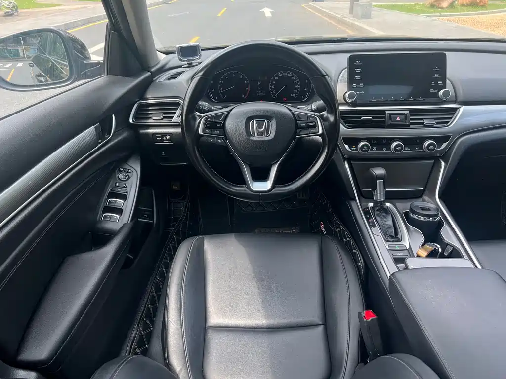 Honda Accord — миниатюра 8