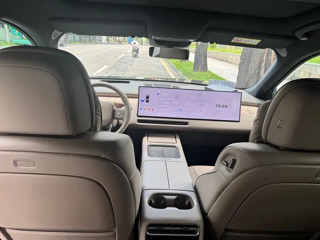 Li Auto Li L8 — миниатюра 6