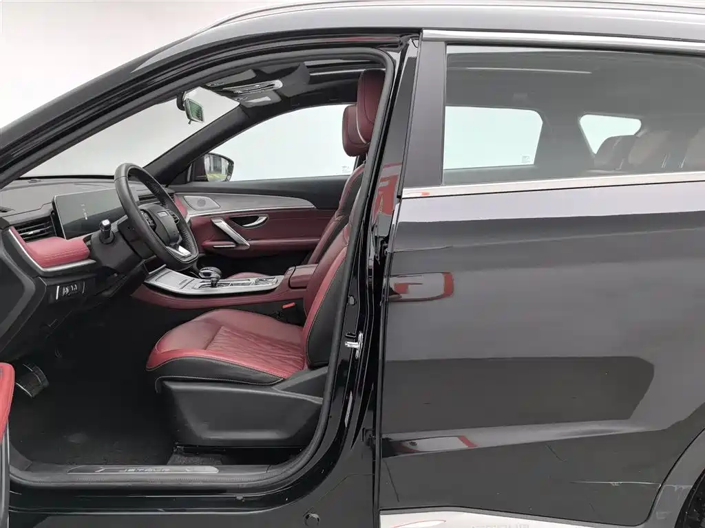 JETOUR X70 PLUS 2023 1.5T DCT Warrior PLUS 7 мест