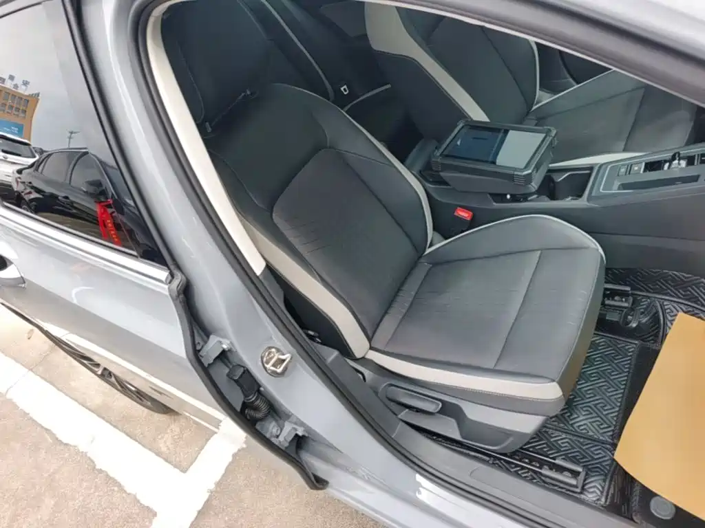 Volkswagen Golf — миниатюра 25
