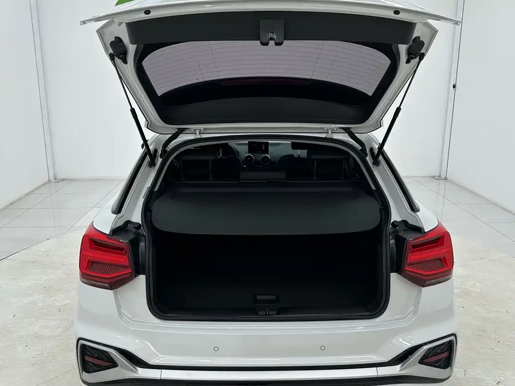 Audi Q2L — миниатюра 15
