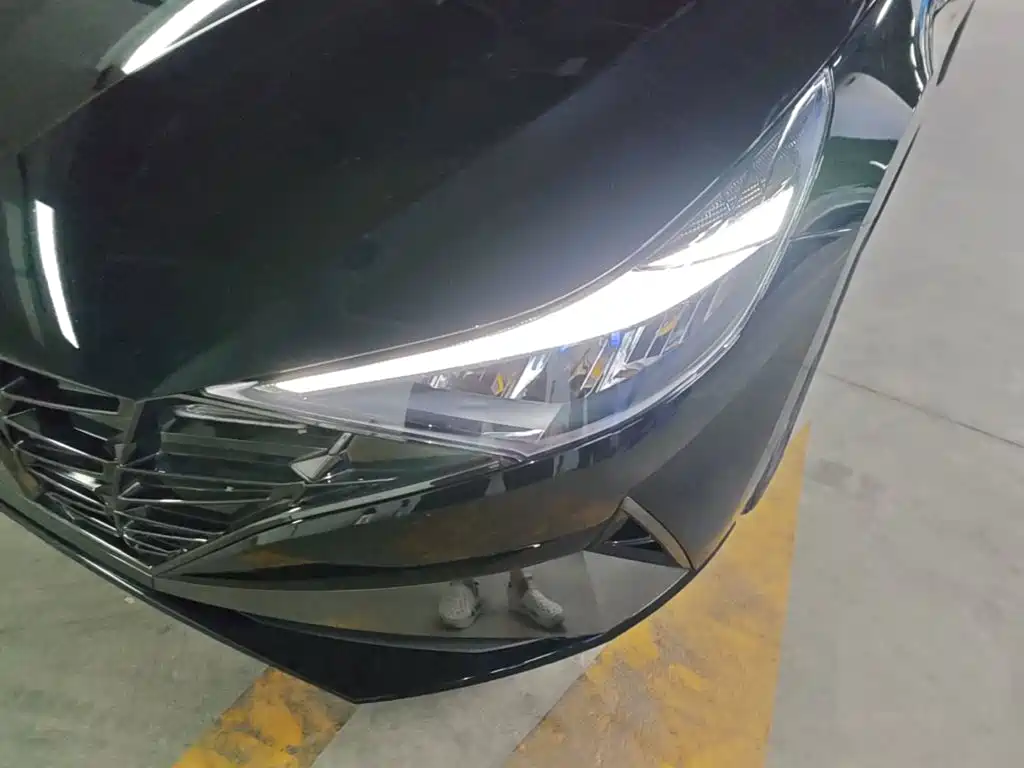 Hyundai Elantra — миниатюра 24