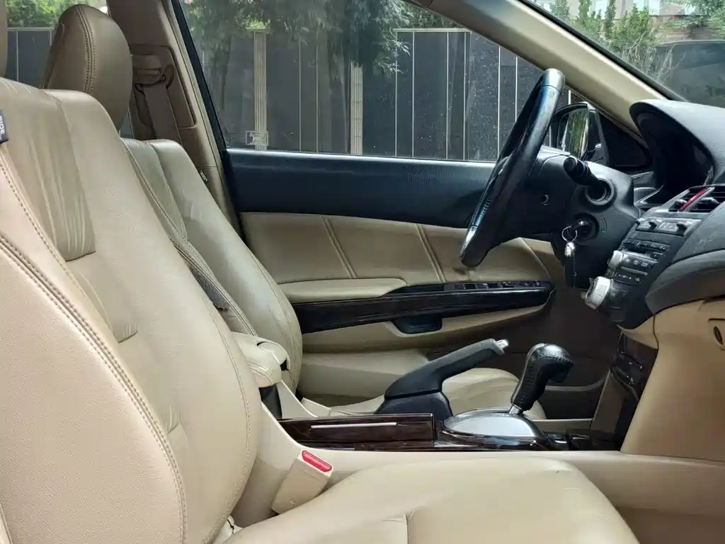 Honda Accord — миниатюра 13