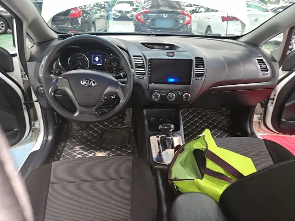 Kia K3 — миниатюра 10