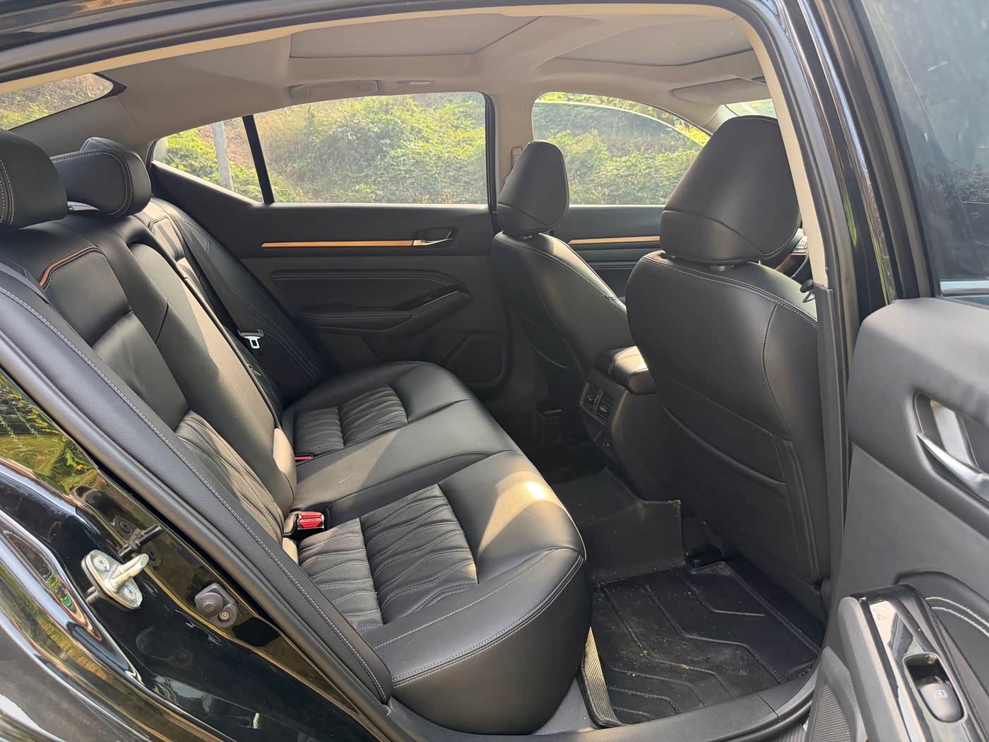Nissan Teana 2.0 л 2024 г. Чёрный, пробег 33000 км