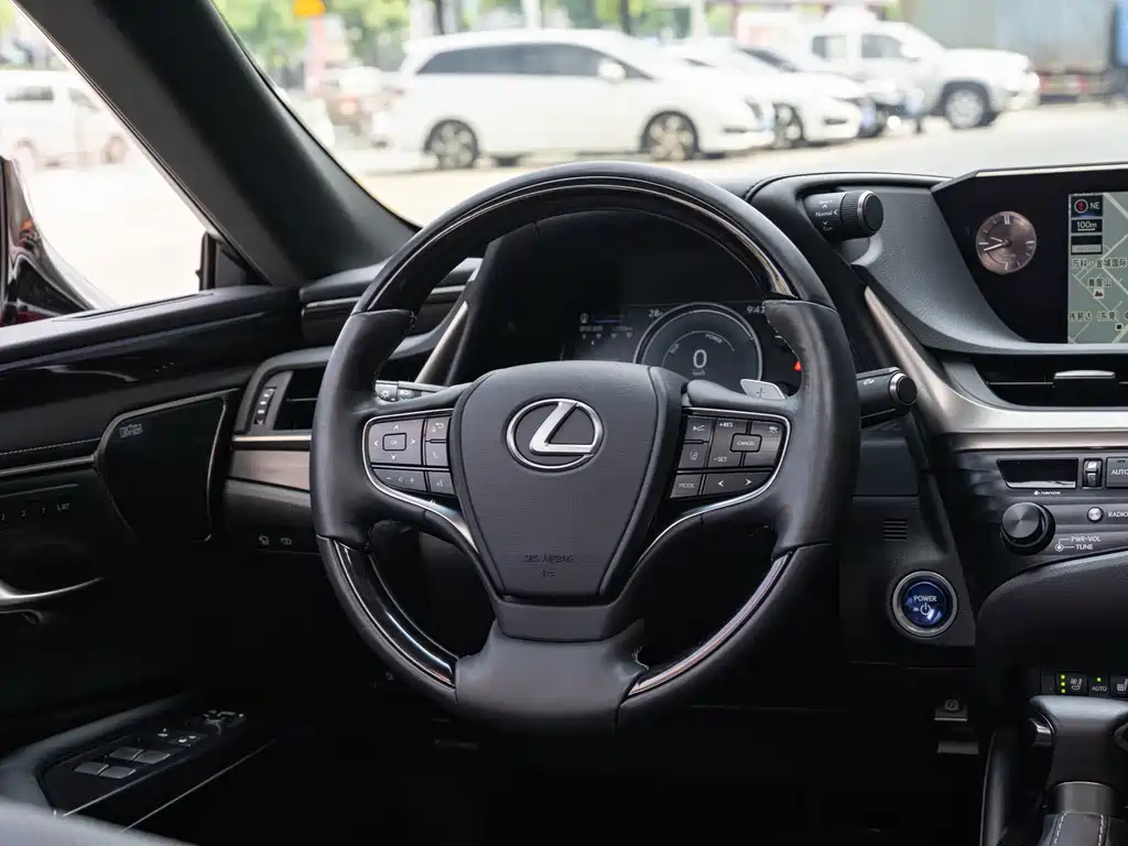 Lexus ES — миниатюра 14