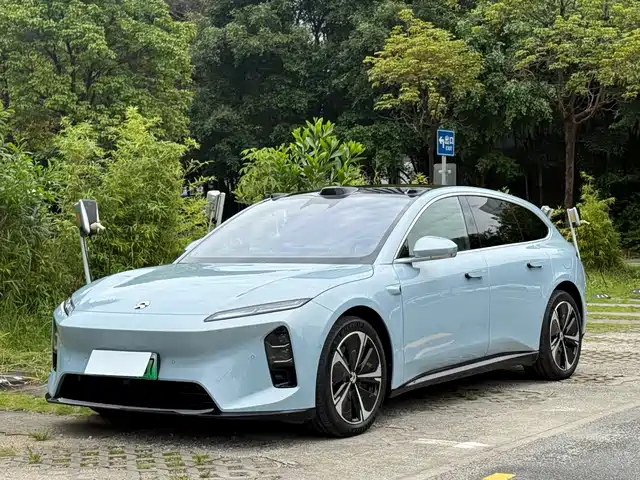 2025 Nio ET5