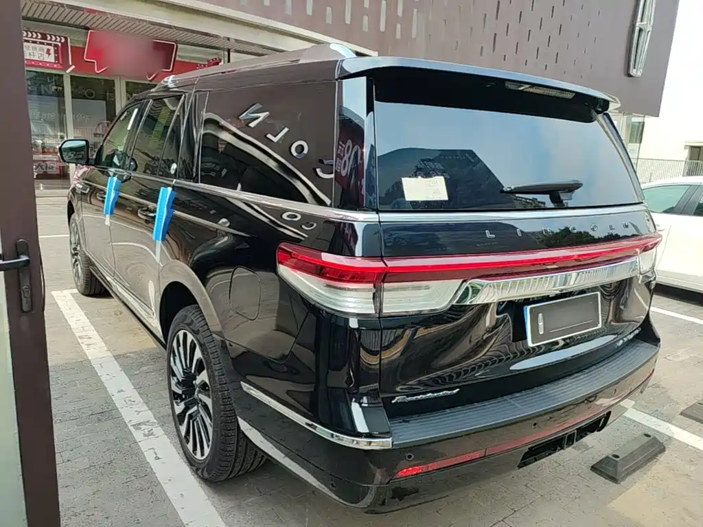 Lincoln Navigator — миниатюра 5