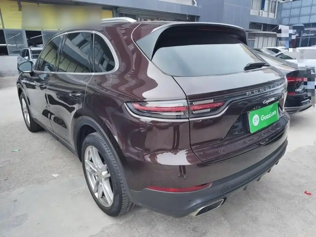 Porsche Cayenne — миниатюра 5