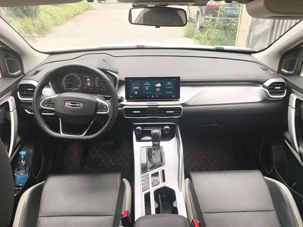 Geely Binyue — миниатюра 10
