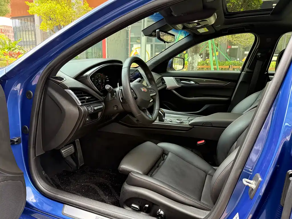 Cadillac CT5 — миниатюра 5