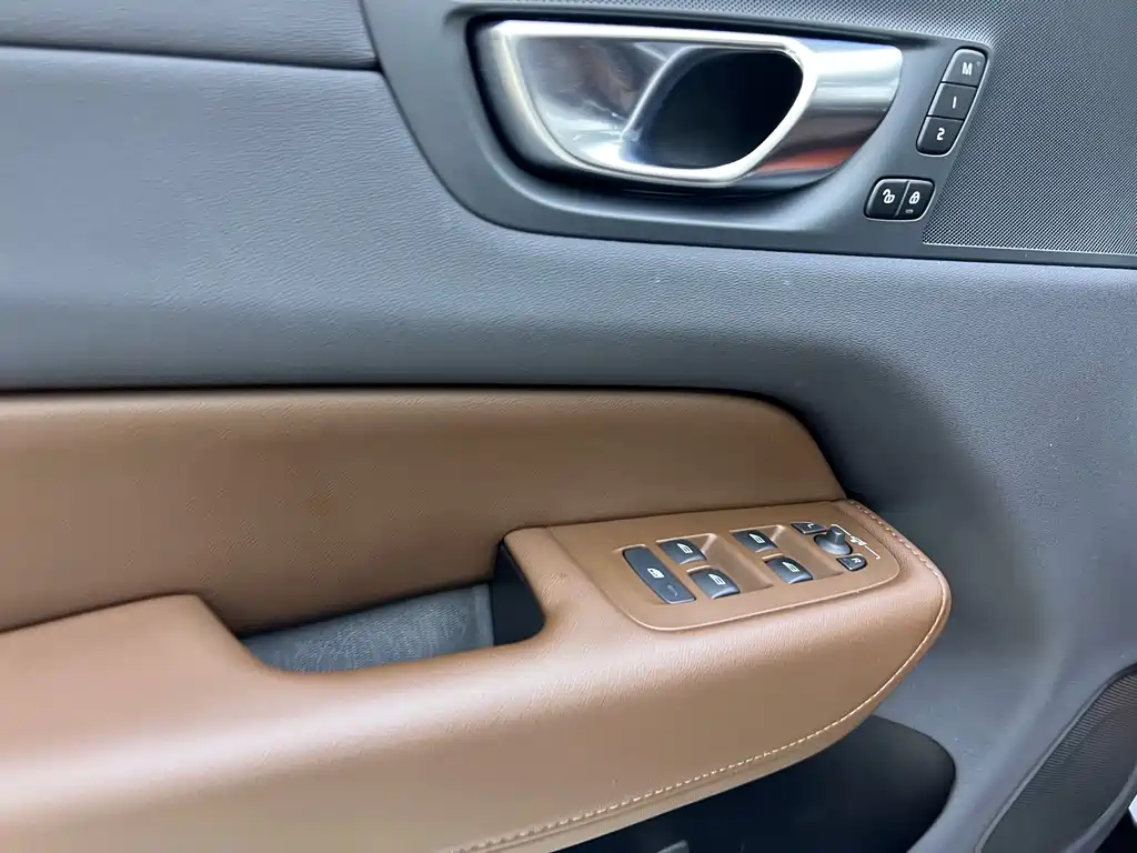 Volvo XC60 — миниатюра 10