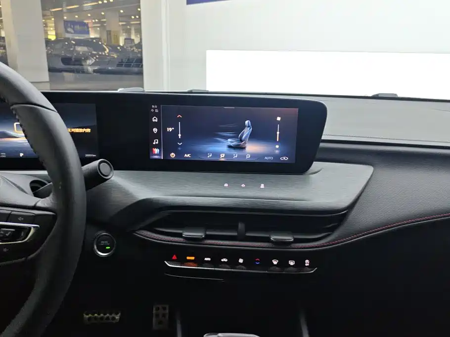 Buick Verano — миниатюра 13