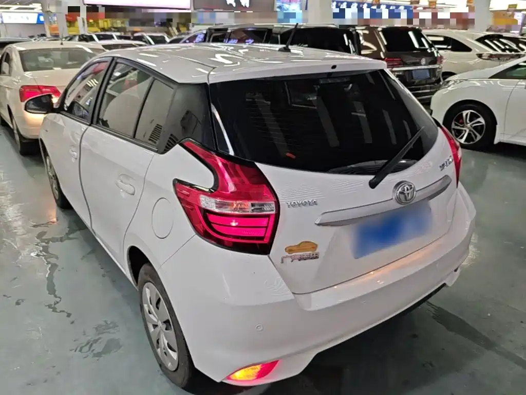 Toyota Yaris L — миниатюра 5