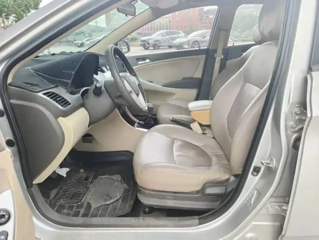 Hyundai Verna — миниатюра 8