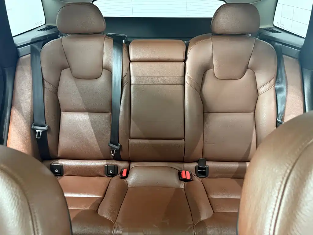 Volvo XC60 2019 T5 V