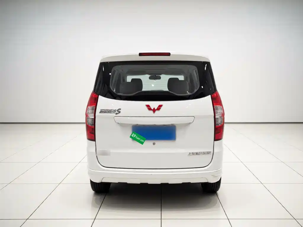 Wuling Hongguang — миниатюра 3